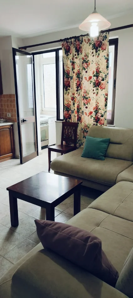 Shqiperi, shes apartament 2+1+Ballkon Kati 6, 155.000 € (Petronin Luararasi)