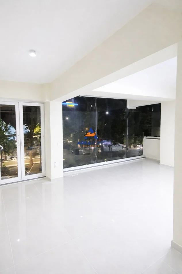 Shkoder, jepet me qera ambjent biznesi Kati 1, 70 m² 1.000 € 