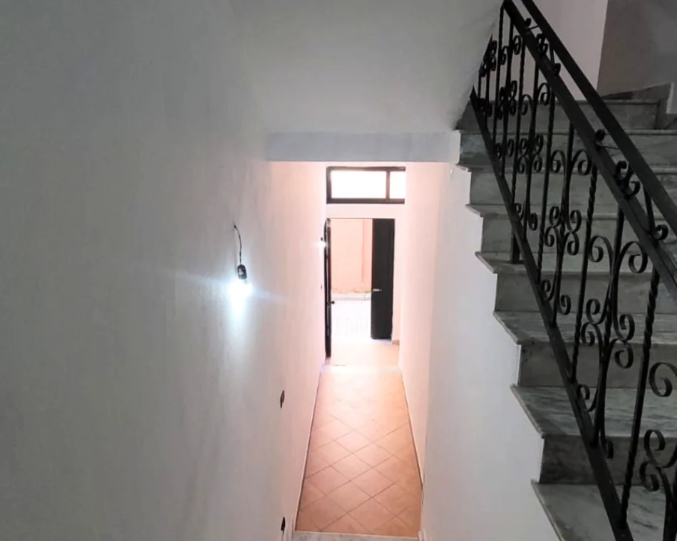 Kavaje, shitet apartament 2+1+Aneks+Ballkon Kati 3, 194 m² 250.000 € 