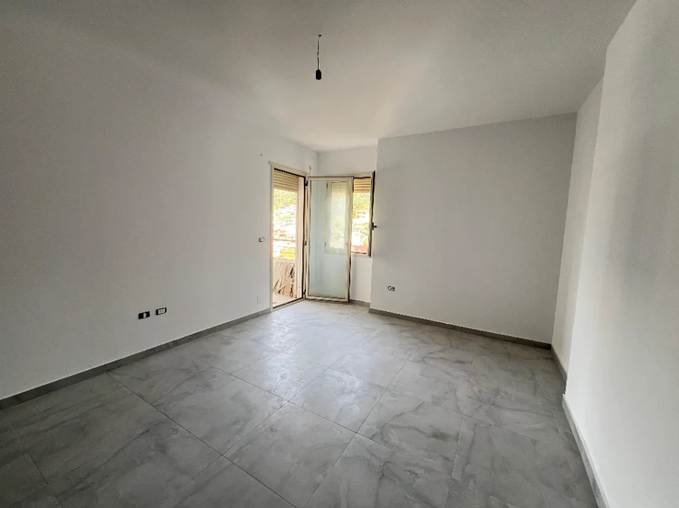 Vlore, shitet apartament 1+1 , 42 m² 99.000 € (Lungomare, Vlorë)