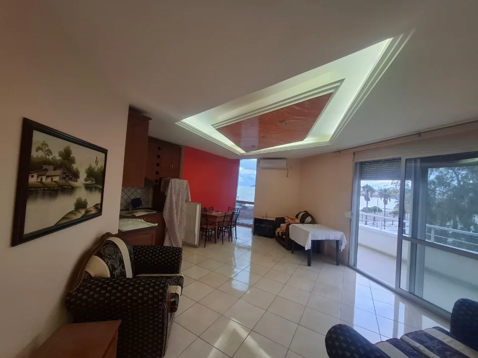 Vlore, jepet me qera apartament 2+1 Kati 3, 120 m² 500 € (Lungomare, Vlorë)