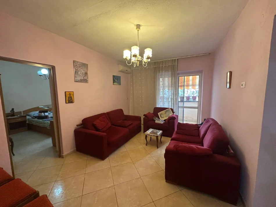 Tirane, shitet apartament 3+1+Ballkon Kati 2, 89 m² 185,000 € (Blloku i Ambasadave)