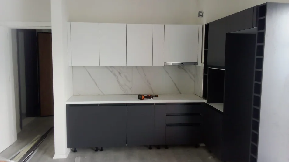 Tirane, jepet me qera apartament 3+1+Ballkon Kati 7, 117 m² 550 € (Univers City)