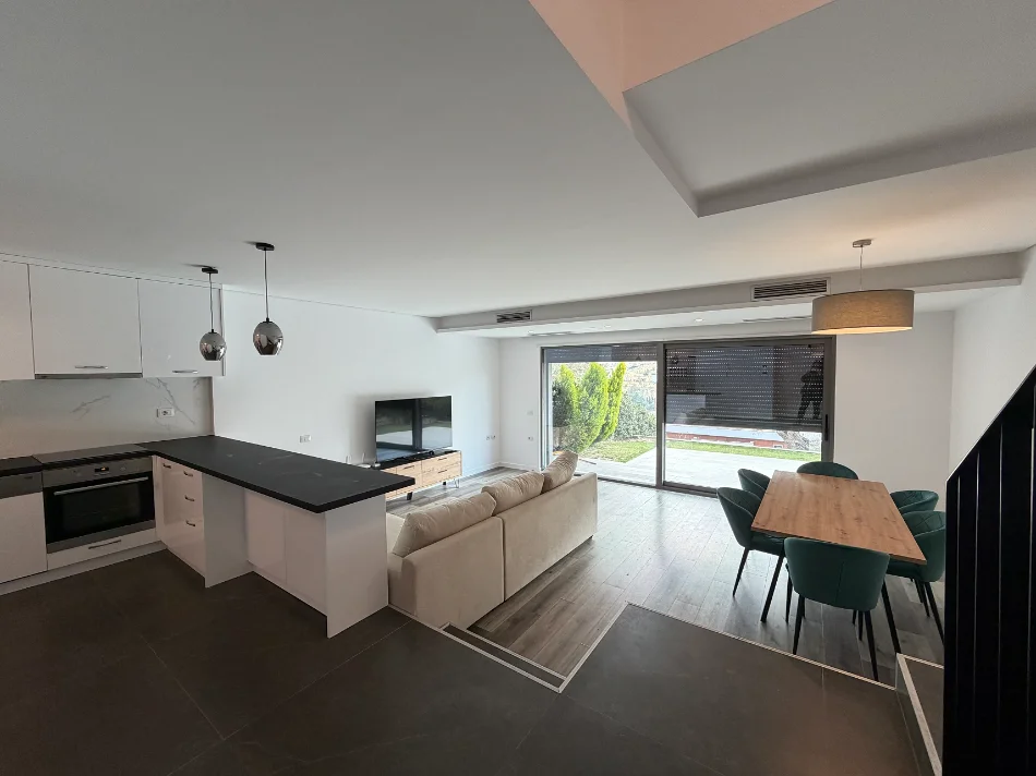 Tirane, jepet me qera 3 Katshe Kati 0, 350 m² 2.500 € (TEG - Mullet)