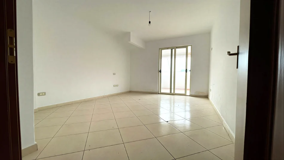 Durres, shitet apartament 1+1 Kati 8, 74 m² 63.410 € (Prane Kazazit)