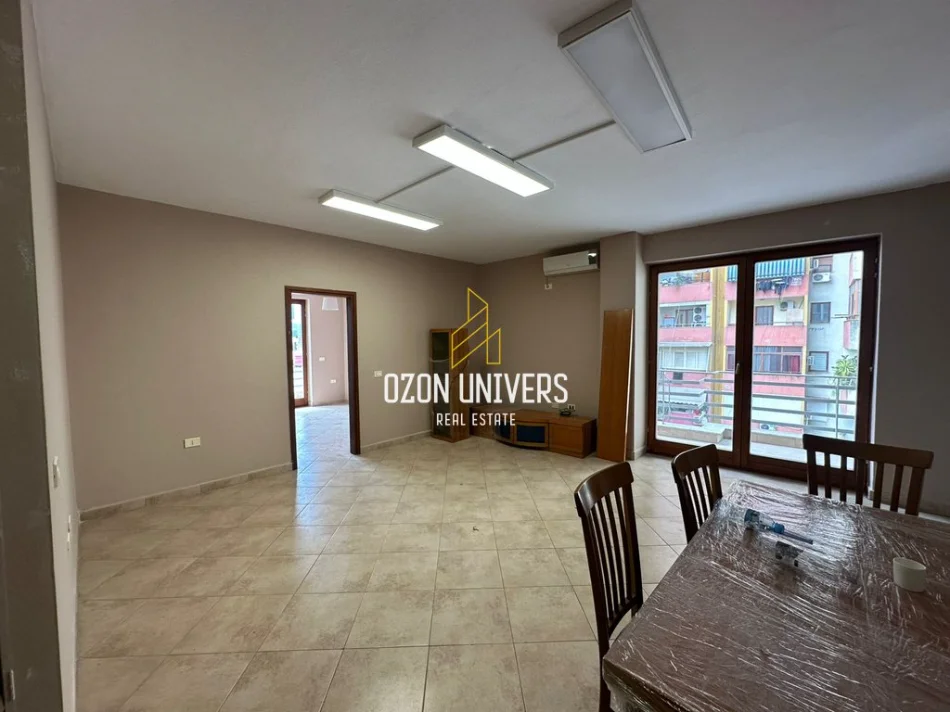 Tirane, jepet me qera apartament 3+1+Ballkon Kati 6, 110 m² 850 € (Bulevardi Zogu i Parë)