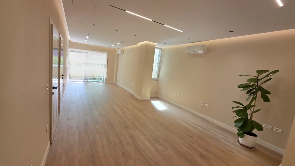 Tirane, jepet me qera zyre Kati 2, 131 m² 2.500 € (Coin / RTSH)