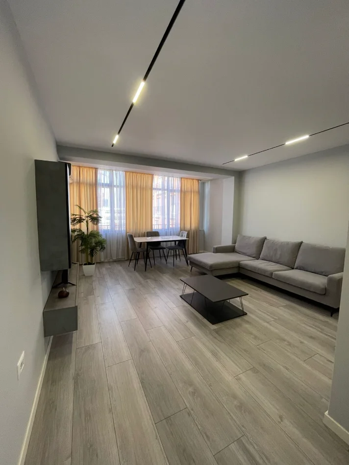 jepet me qera apartament 2+1 , 109 m² 850 € (21 Dhjetori)
