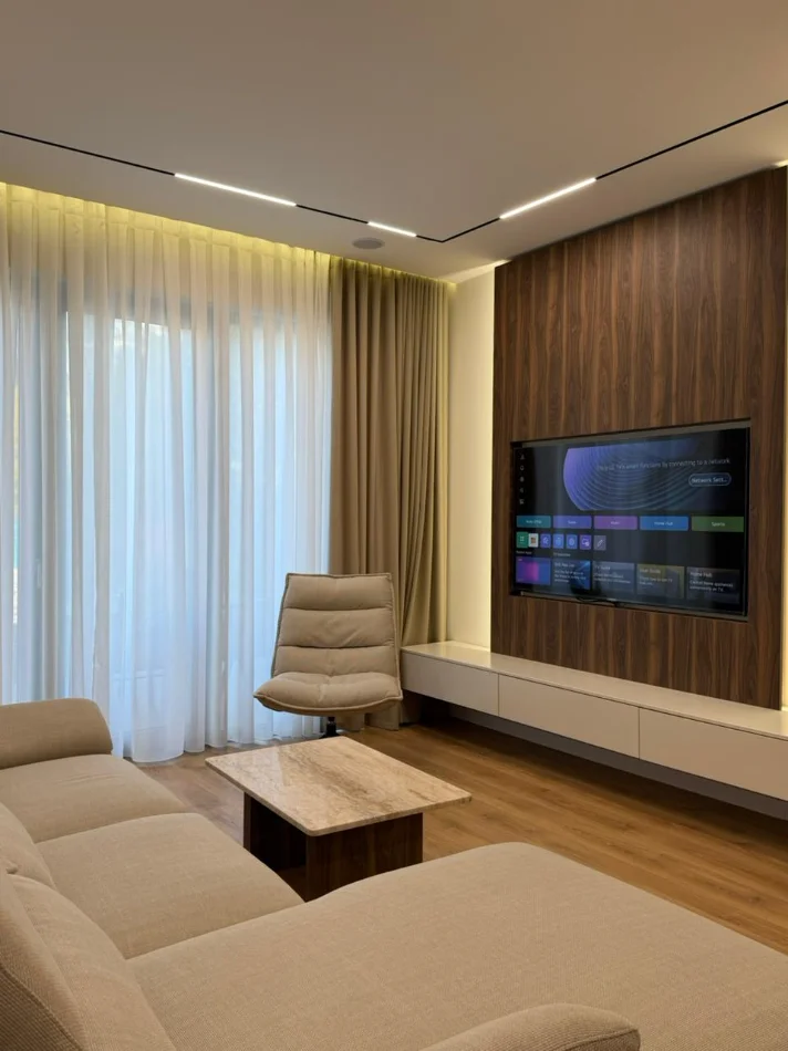 Tirane, jap me qera apartament 2+1 , 120 m² 2.000 € (Liqeni i Thatë)