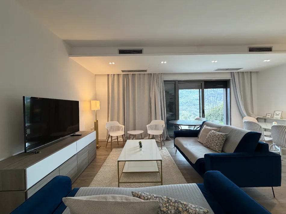 Tirane, jepet me qera Vile 3 Katshe Kati 0, 165 m² 2300 € (Rezidence private, Mullet)