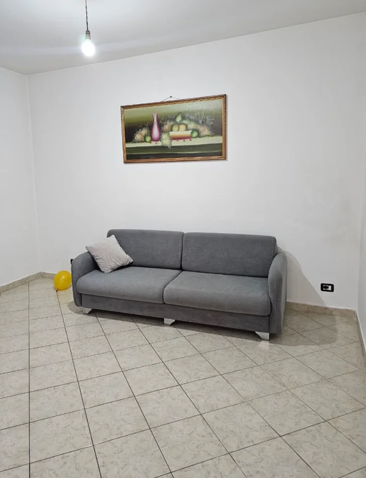 Tirane, jepet me qera apartament 2+1 , 120 m² 350 € 