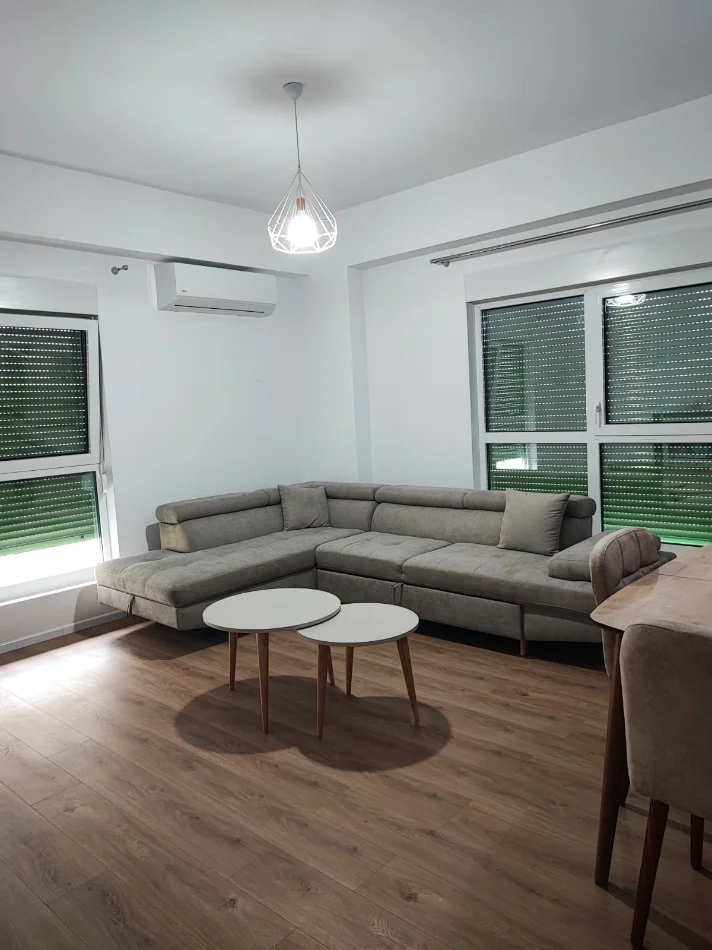 Tirane, jepet me qera apartament 2+1 Kati 4, 100 m² 520 € (Rruga Pasho Hysa)