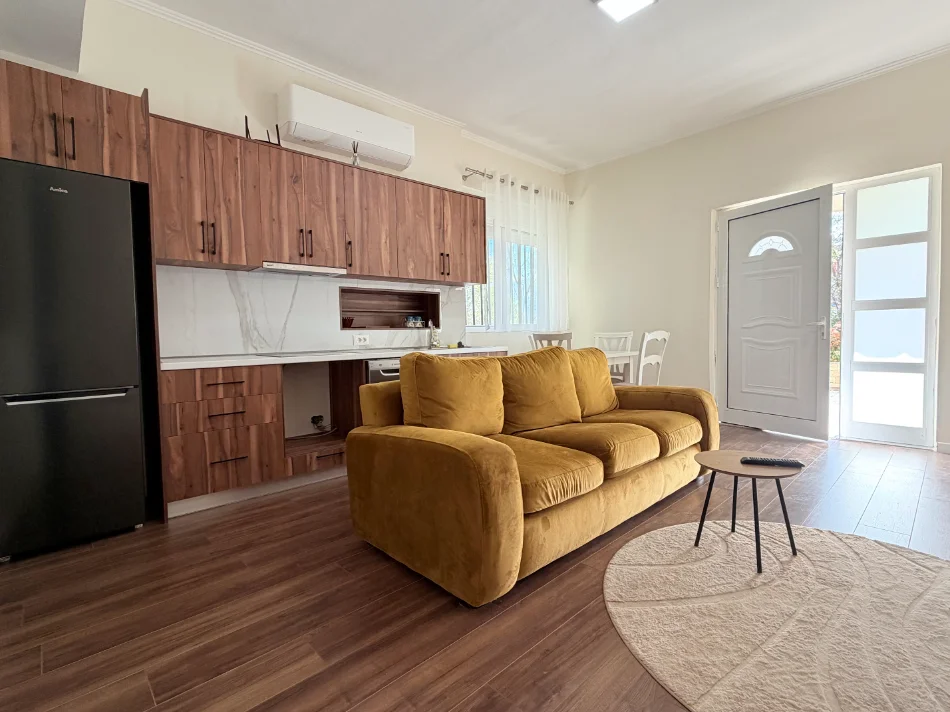 Tirane, jepet me qera apartament 2+1+Ballkon Kati 0, 90 m² 850 € (Kopshti Zoologjik)