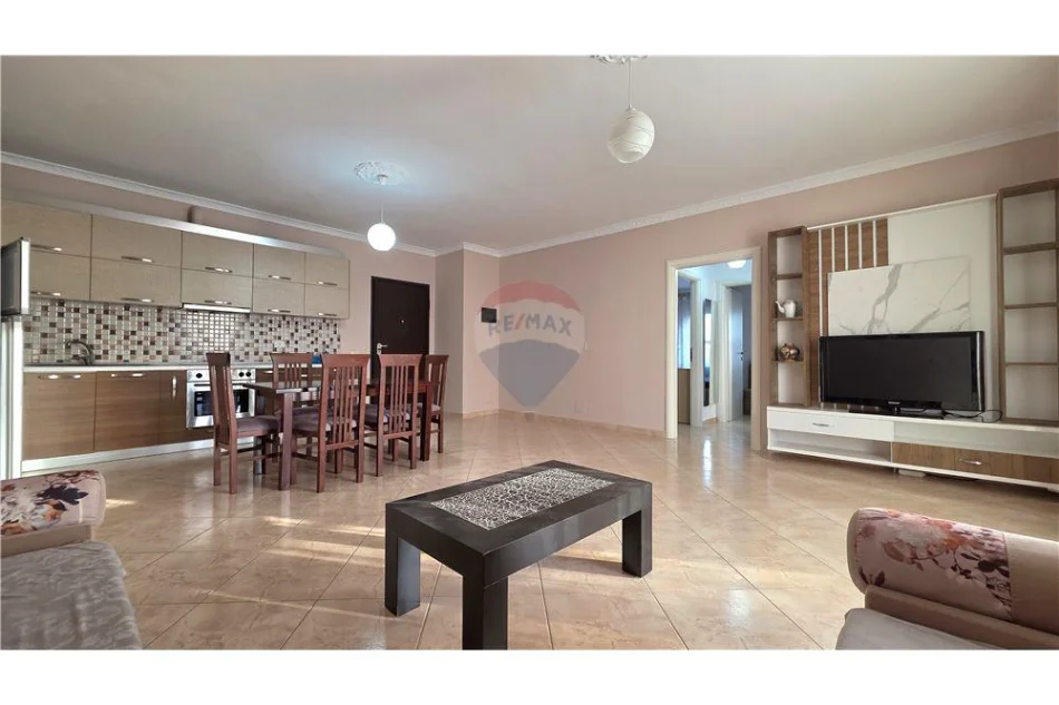 Vlore, shitet apartament 2+1 Kati 6, 104 m² 188.000 € (Rruga Kosova)