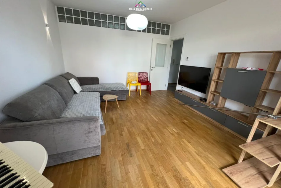Tirane, jepet me qera apartament 2+1+Aneks+Ballkon Kati 4, 115 m² 900 € (RRUGA E SALES)