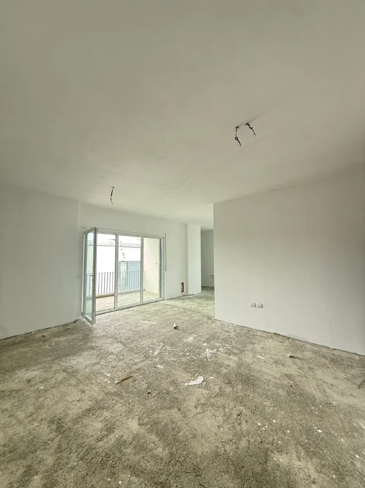 Tirane, shitet apartament 2+1 , 123 m² 185.400 € (Shkoze)