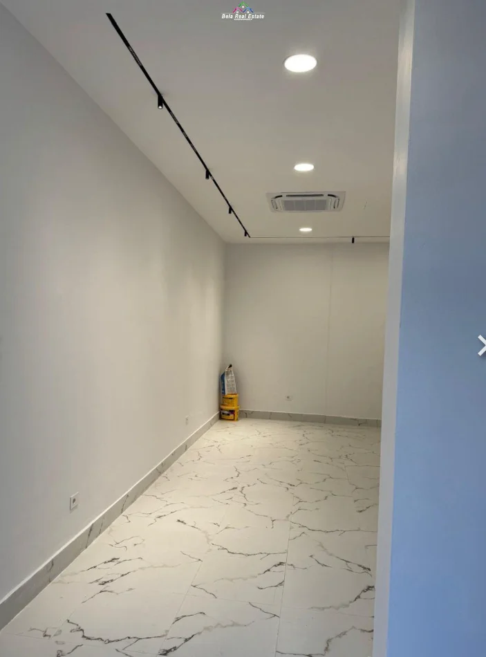 Tirane, shes dyqan Kati 0, 39 m² 213.400 € (mine peza)