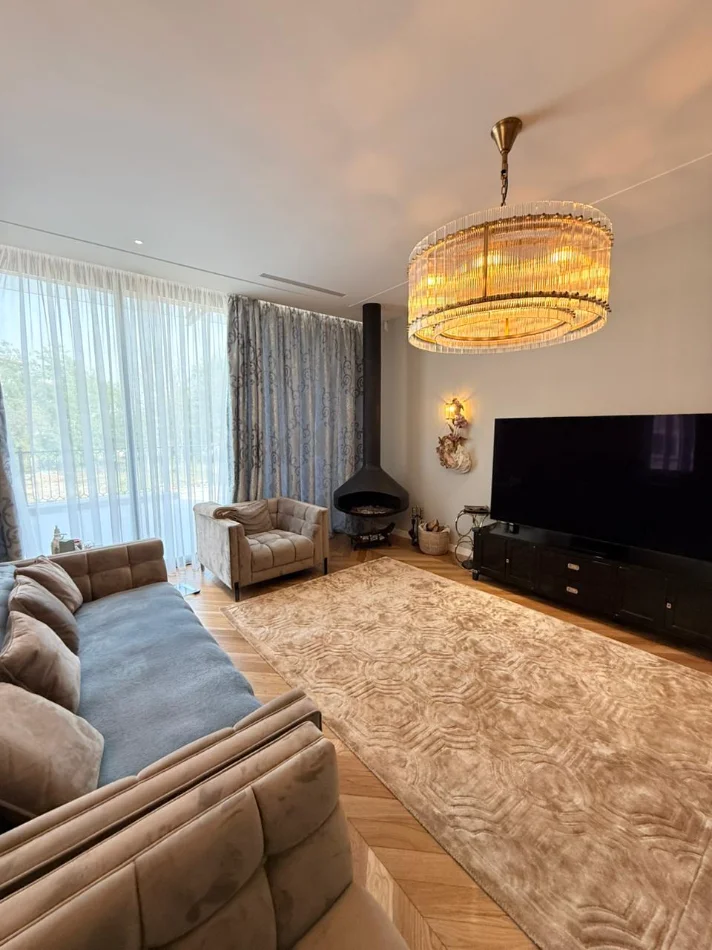 Tirane, shitet Vile 3 Katshe , 387 m² (Secret Garden, TEG)