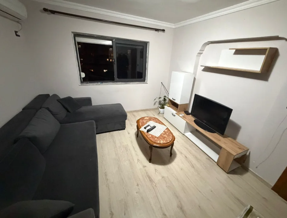 Tirane, jepet me qera apartament 1+1 , 60 m² 600 € 