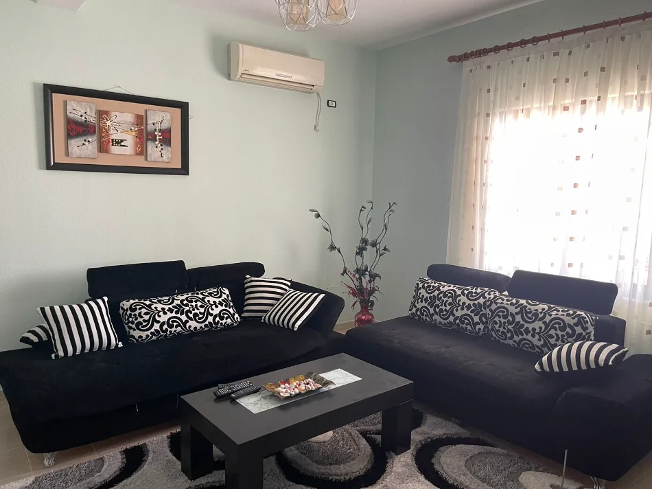Tirane, jepet me qera apartament 2+1+Ballkon Kati 2, 100 m² 400 € (Astir)