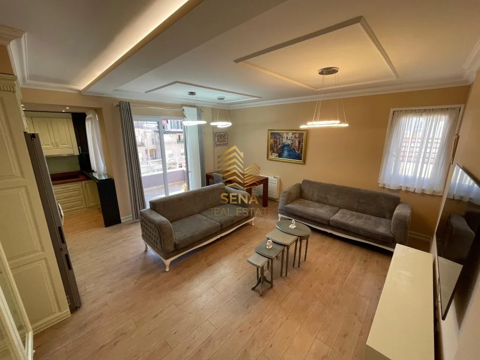 Tirane, jepet me qera apartament 3+1+Ballkon Kati 5, 126 m² 900 € (Liqeni i Thate)