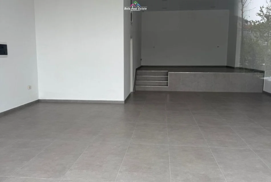Tirane, jepet me qera dyqan Kati 0, 105 m² 1.700 € (Tregu i Ri Elektrik)