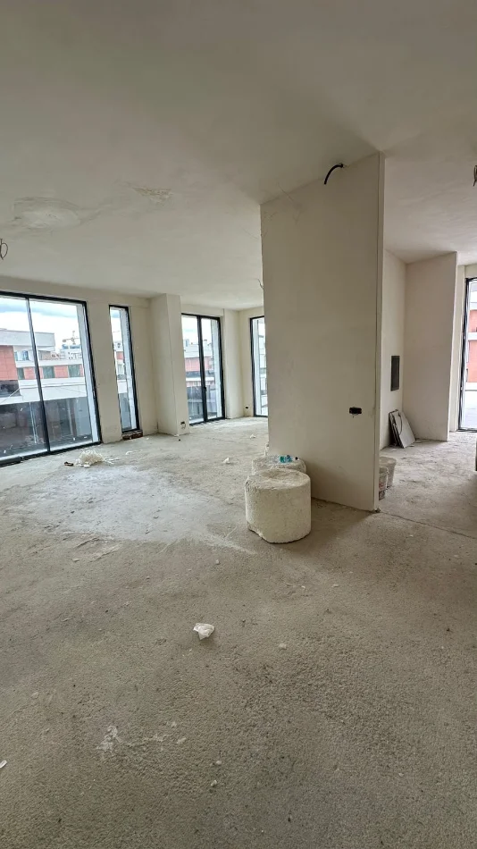 Tirane, shitet 4+1 , 273 m² 1.000.000 € (TEG)
