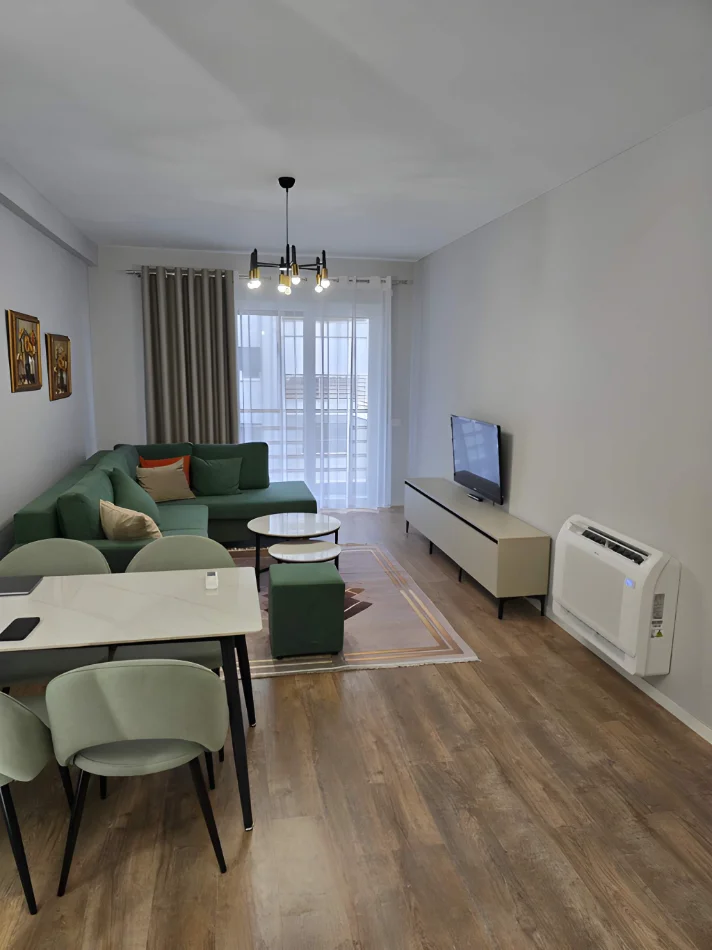 Tirane, jepet me qera apartament 1+1+Ballkon Kati 6, 81 m² 650 € (Rruga Dritan Hoxha, Kompleksi E88)