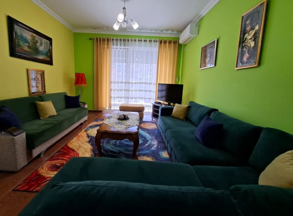Tirane, jepet me qera apartament 1+1 , 72 m² 500 € 