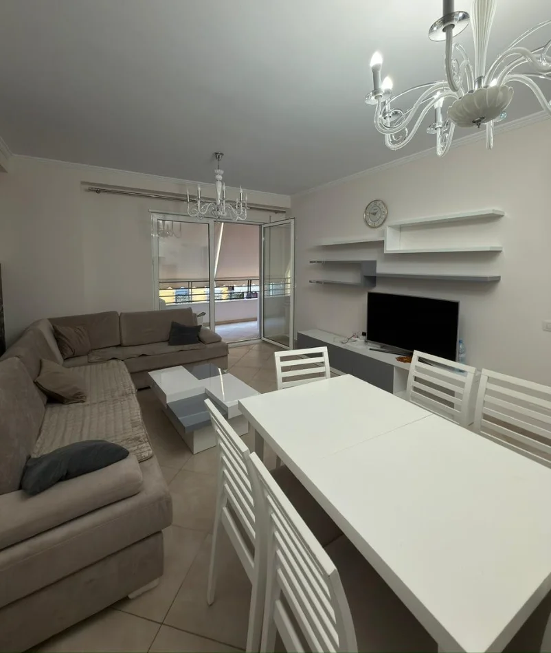 Tirane, jepet me qera apartament 2+1 , 90 m² 848 € 