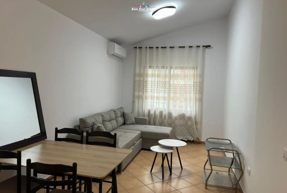 Tirane, jepet me qera Vile 3+1 Kati 4, 99 m² 570 € (Selite)
