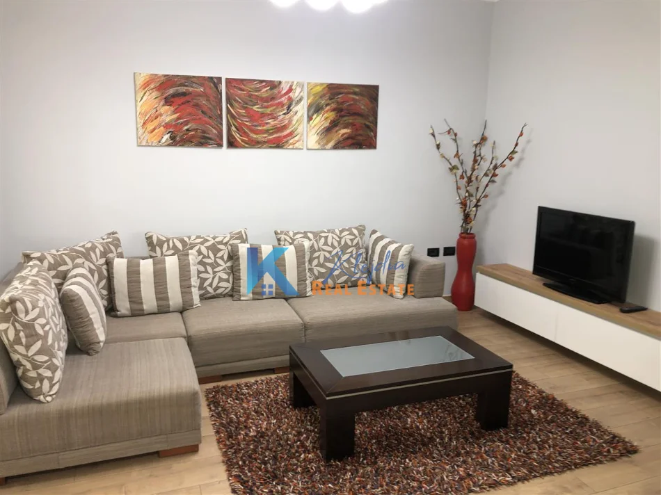 Tirane, jap me qera apartament 1+1+Ballkon Kati 3, 55 m² 670 € (Myslym Shyri)