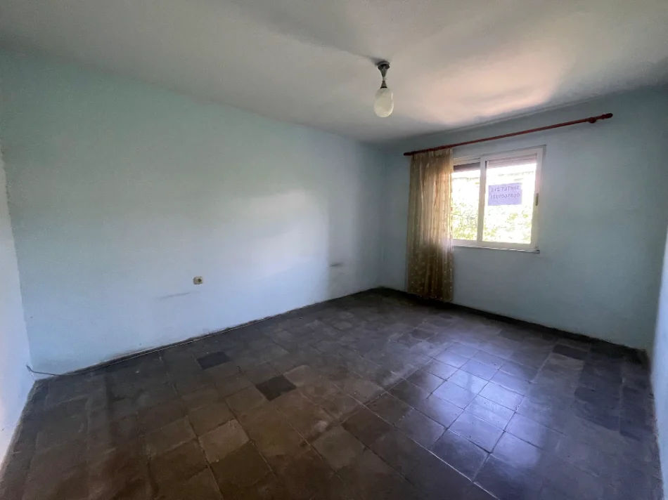 Tirane, shitet apartament 2+1+Ballkon Kati 3, 78 m² 147.000 € (Rruga Ali Demi)
