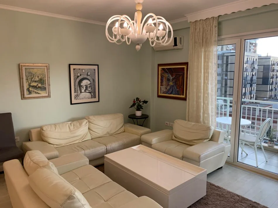 Tirane, jepet me qera apartament 3+1+Aneks+Ballkon Kati 4, 123 m² 850 € (Rruga Jordan Misja)