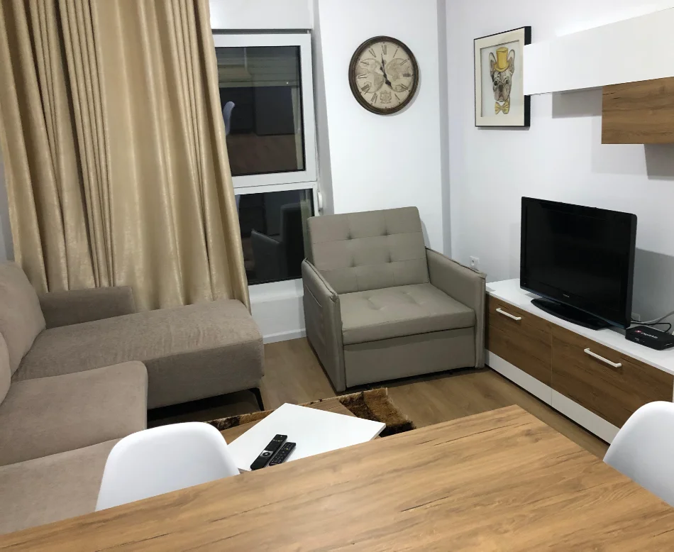Tirane, jepet me qera apartament 1+1 , 54 m² 400 € 