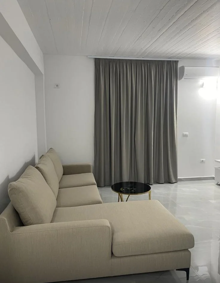 Tirane, jepet me qera apartament 1+1+Ballkon Kati 1, 360 € (Astir (prane Syri Tv))