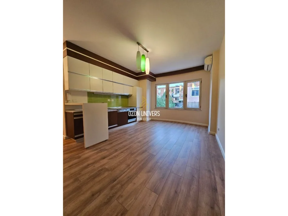 Tirane, shitet apartament 1+1+Ballkon Kati 3, 57 m² 163.000 € (Mine Peza)