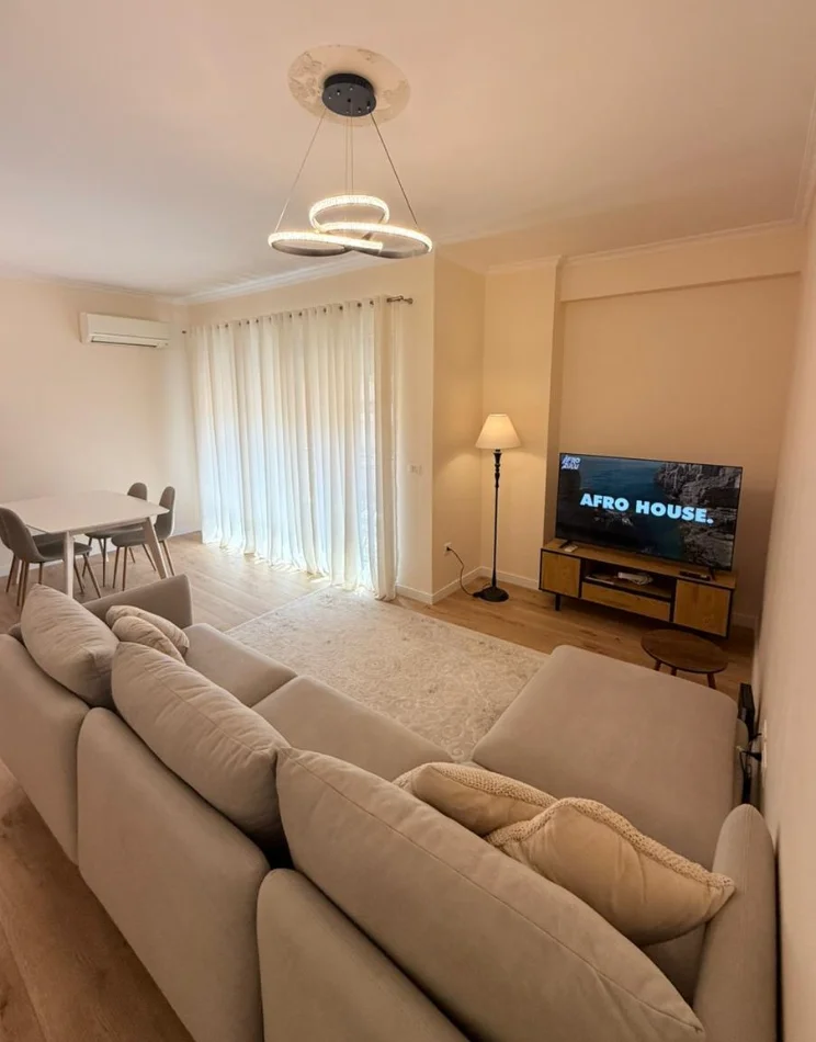 Tirane, jepet me qera apartament 2+1 , 90 m² 1.000 € 