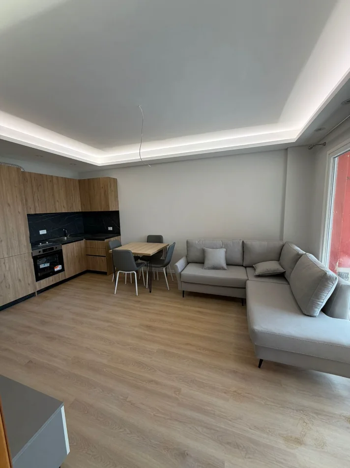 Tirane, jepet me qera apartament 2+1+Ballkon Kati 2, 67 m² 470 € (vila l)