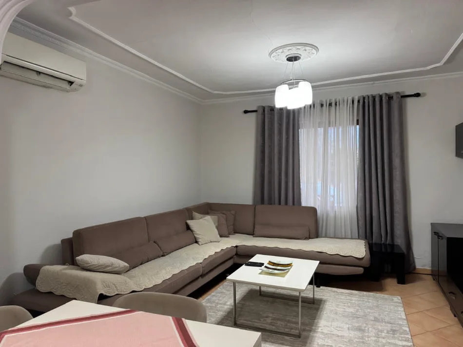 Tirane, jepet me qera apartament 1 Katshe Kati 1, 111 m² 500 € (Allias)