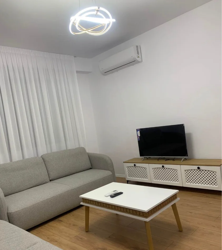 Tirane, jepet me qera apartament 1+1 , 75 m² 450 € 