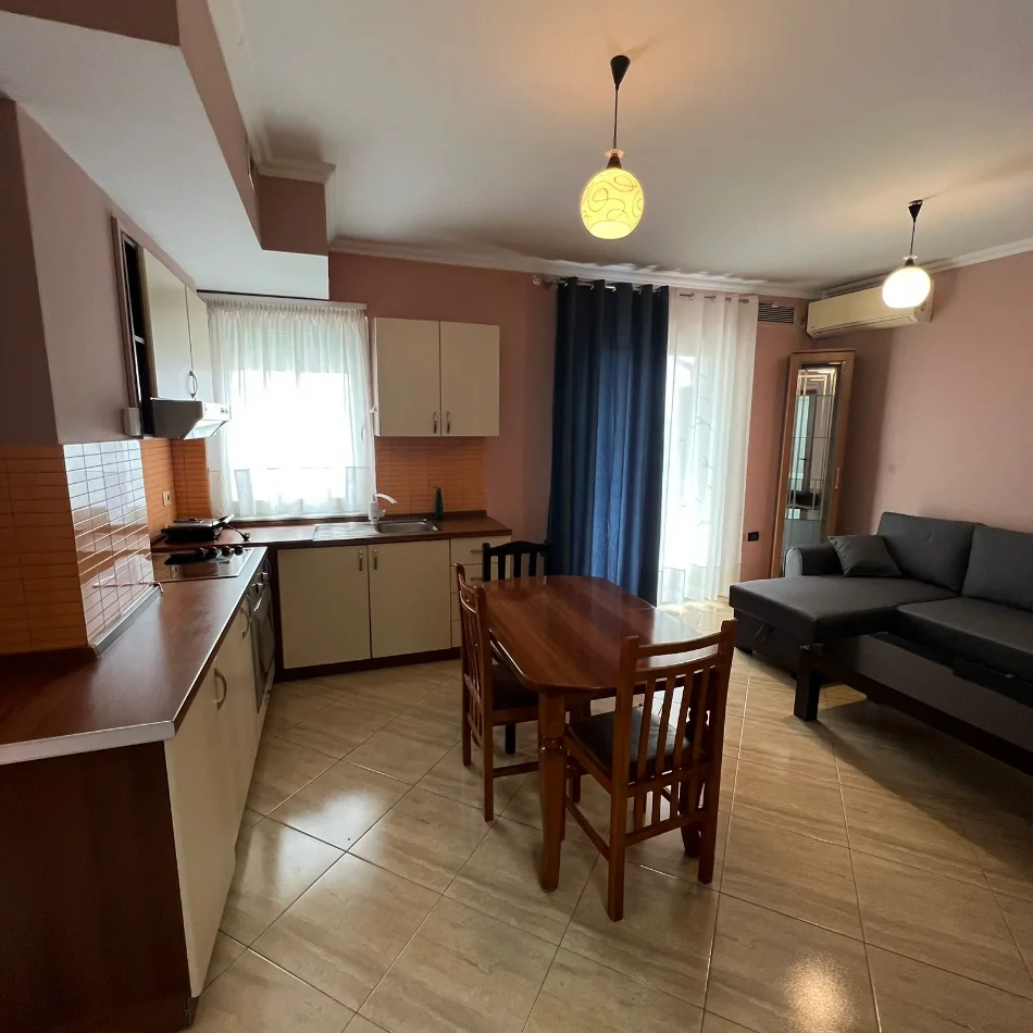 Tirane, jepet me qera apartament 1+1+Ballkon Kati 2, 65 m² 450 € (Rruga e Dibres/Fakulteti i Mjeksise)