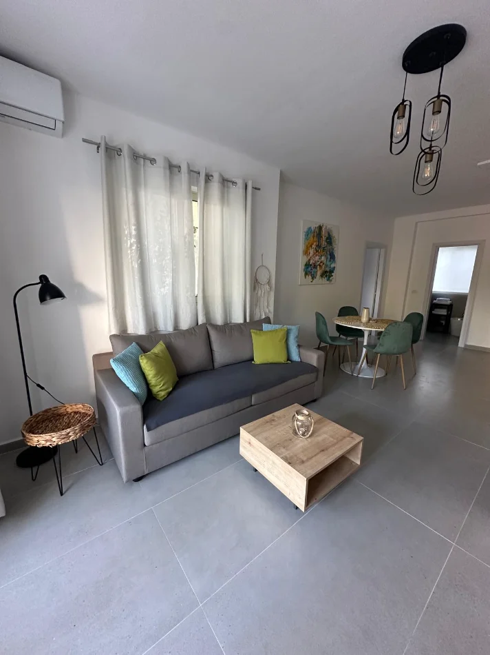 Durres, shitet apartament 1+1 Kati 0, 54 m² (mali Robit)
