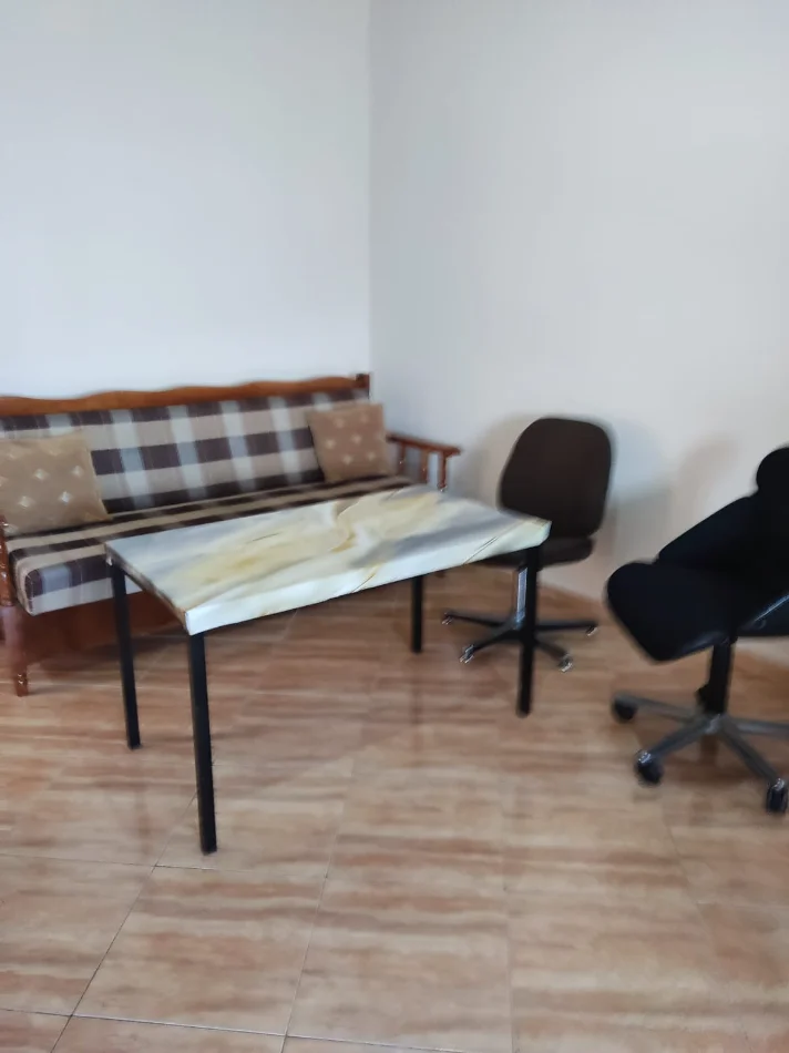 Tirane, jepet me qera apartament 1+1 Kati 6, 50 m² 400 € (Rruga Siri Kodra)