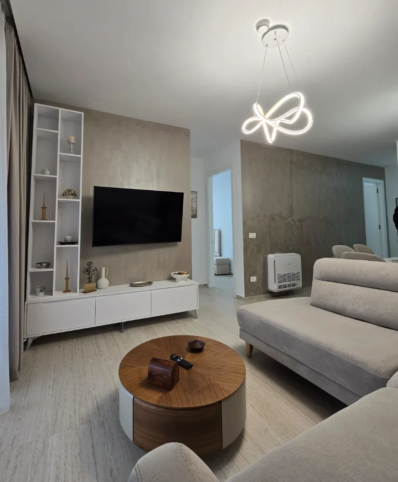 Tirane, jepet me qera apartament 1+1 , 120 m² 1.450 € 