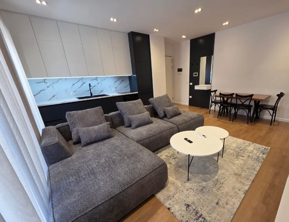 Tirane, jepet me qera apartament 1+1 , 72 m² 1.000 € 