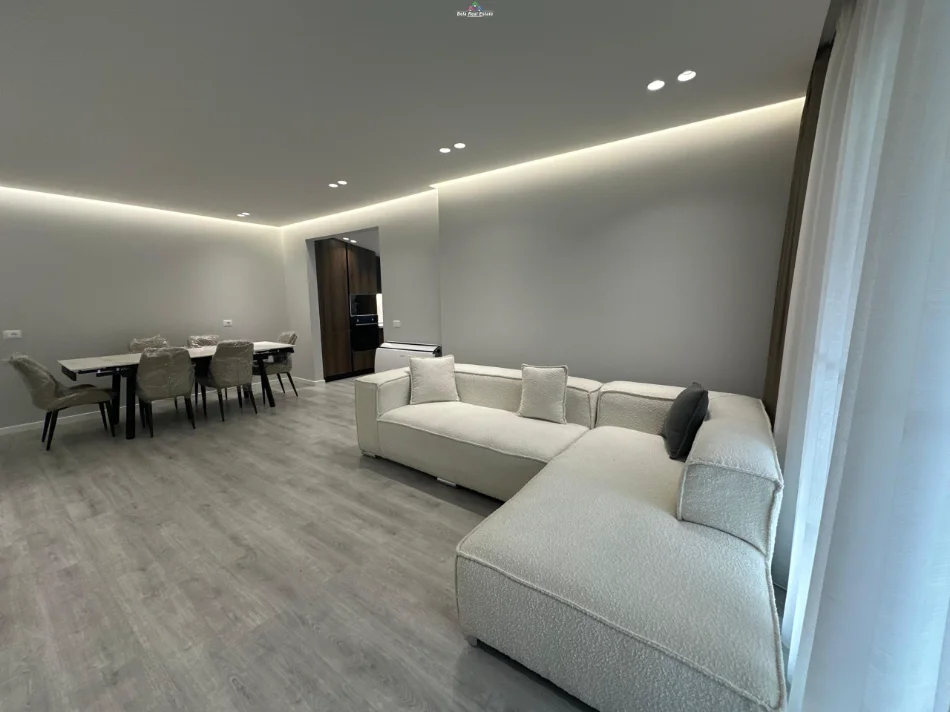 Tirane, jepet me qera Vile 3 Katshe Kati 0, 420 m² 3.500 € (prane Ambasades Turke)