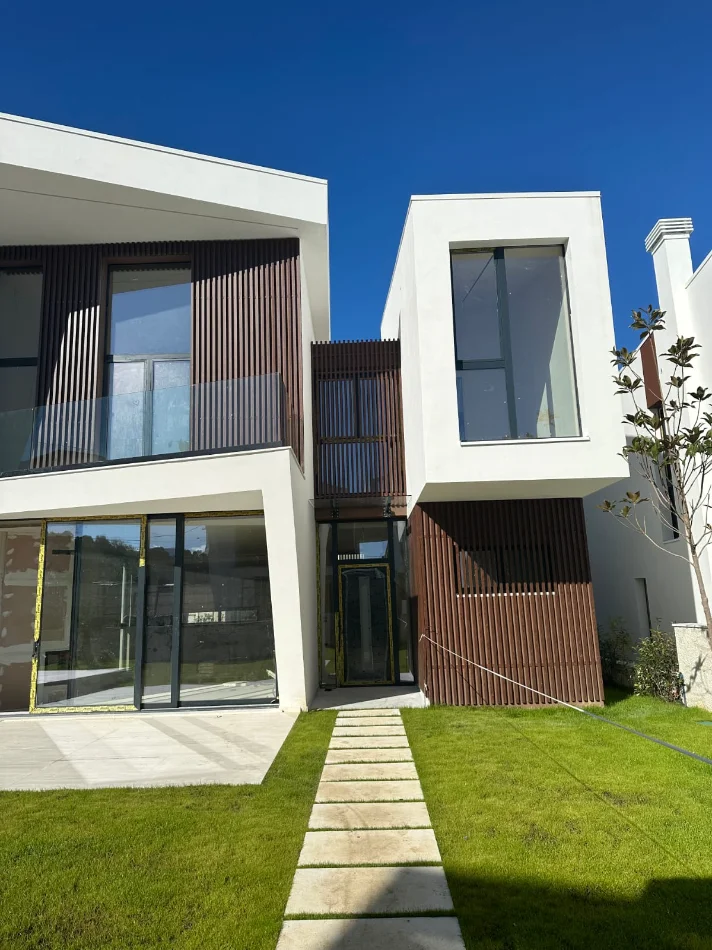 Tirane, shitet Vile 3+1 , 470 m² 780.000 € (TEG)