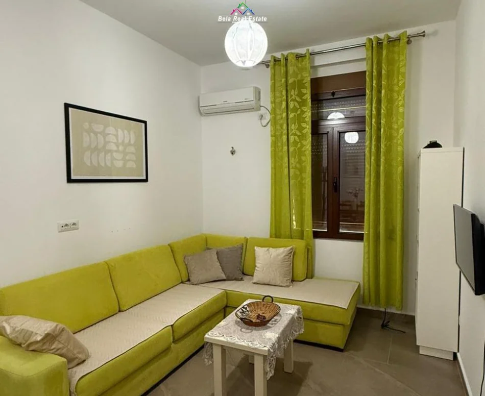 Tirane, jepet me qera apartament 1+1 Kati 4, 40 m² 630 € (Bulevardi Bajram Curri)