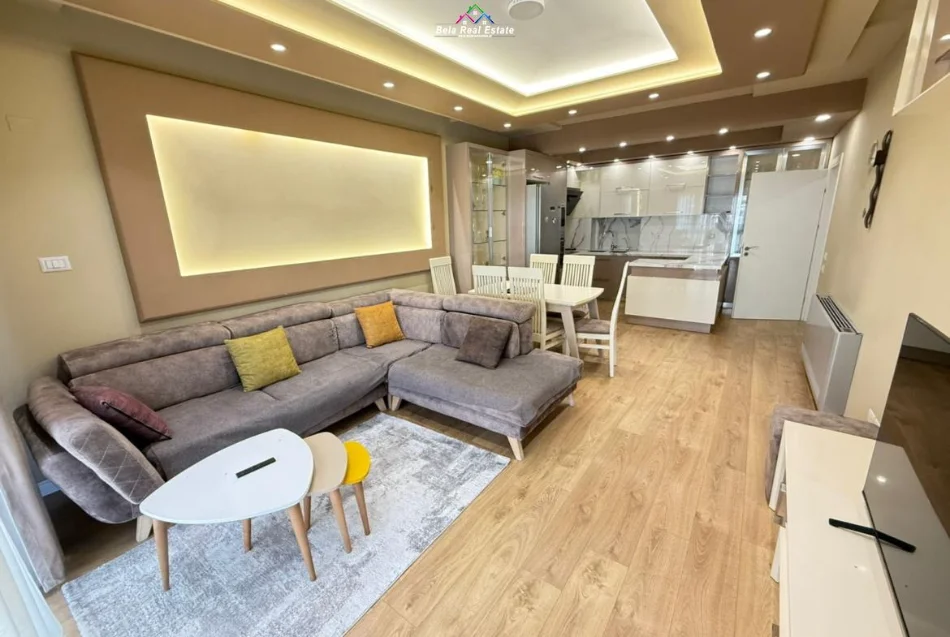 Tirane, jepet me qera apartament 2+1 Kati 2, 95 m² 900 € (prane gjimnazit partizani)
